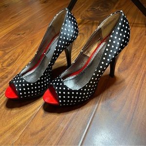Rampage gracee play form polka dot black and white heels, size 9m